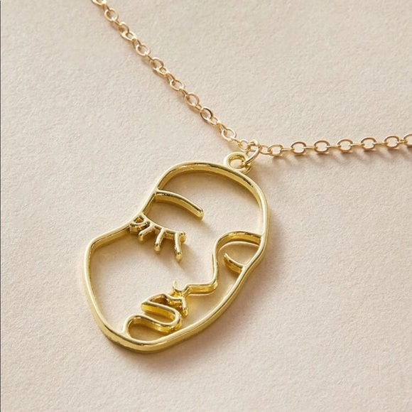 • Lola • Hollow Face Necklace - Picture 3 of 4